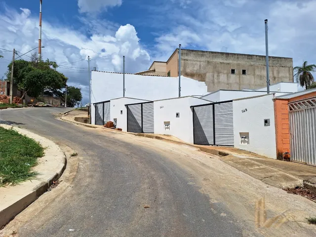 Imagem: CASA COM 2 QUARTOS SENDO 1 SUÍTE À VENDA