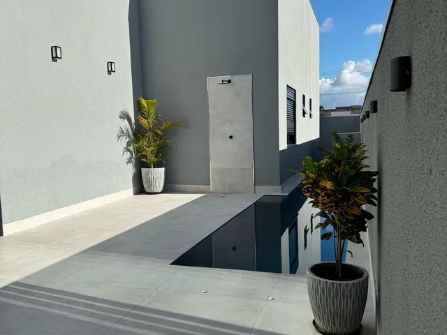Imagem 3: Casa térrea à venda no Condomínio Florais do Parque, 3 suítes, piscina e alto padrão