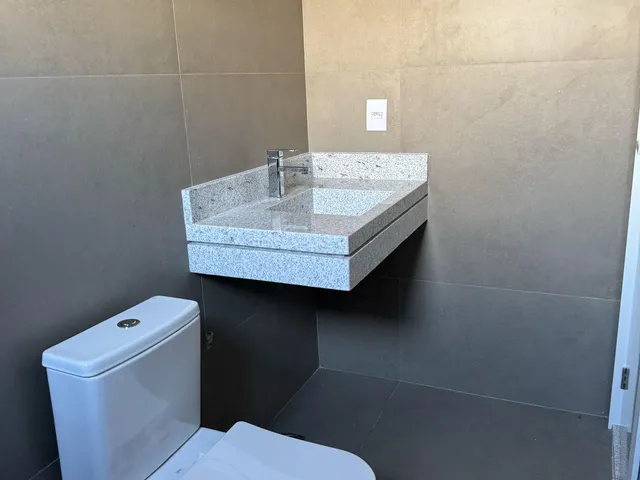 Imagem 12: Casa térrea à venda no Condomínio Florais do Parque, 3 suítes, piscina e alto padrão