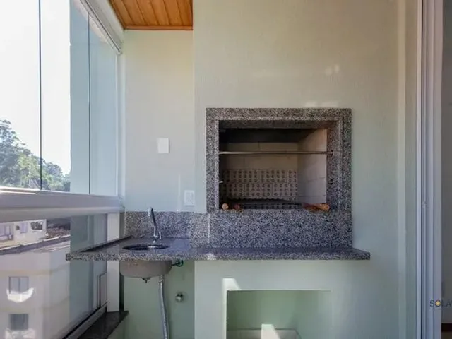 Imagem 6: Apartamento 2 Quartos, Varanda com Churrasqueira, 1 Vaga - Carvoeira - Florianópolis - Sc