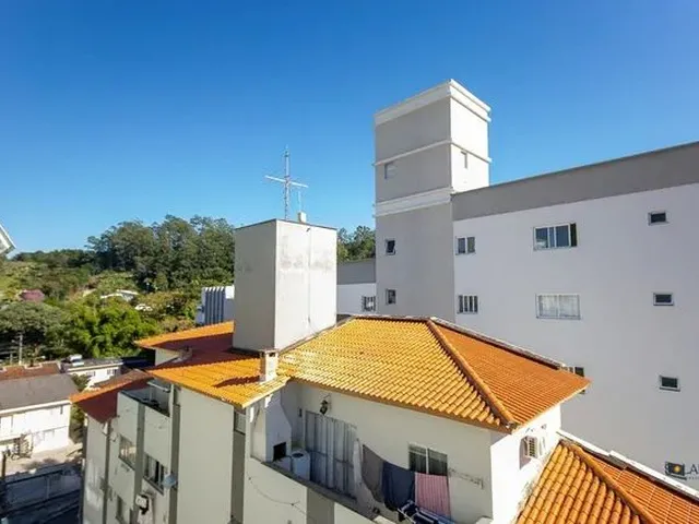 Imagem 10: Apartamento 2 Quartos, Varanda com Churrasqueira, 1 Vaga - Carvoeira - Florianópolis - Sc