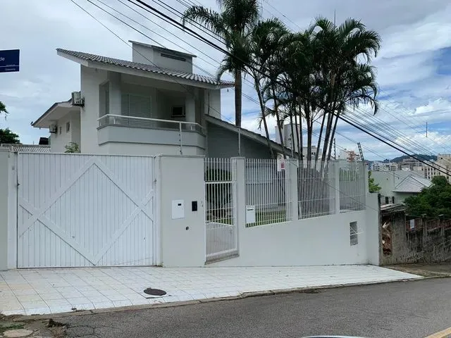 Imagem: Casa Mobiliada no Bairro Estreito - Florianópolis