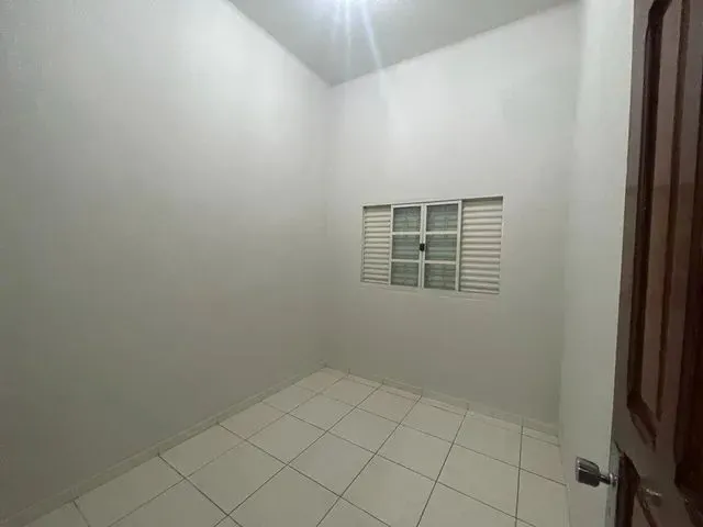 Imagem 10: Casa Térrea de Esquina, Residencial Ou Comercial, com 4 Salas Amplas, Pé Direit