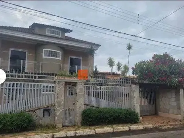 Imagem 1: Rua 12 4 Quartos Suíte Piscina e Churrasqueira