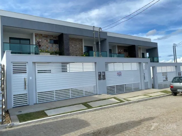 Imagem: A casa possui 4 Dormitórios, 3 Suítes, 5 Banheiros, 2