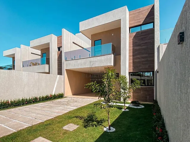 Imagem: CASAS DUPLEX COM PADRÃO ALPHAVILLE EM RUA