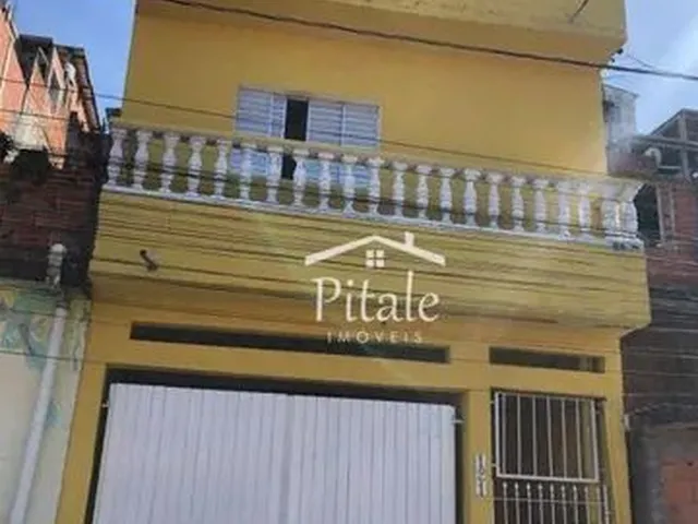 Imagem: A casa possui 4 Dormitórios, 2 Banheiros, 2 Vagas na