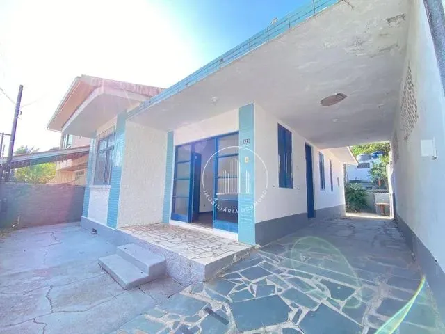 Imagem: Casa com 7 Dormitórios À Venda, 270 M²