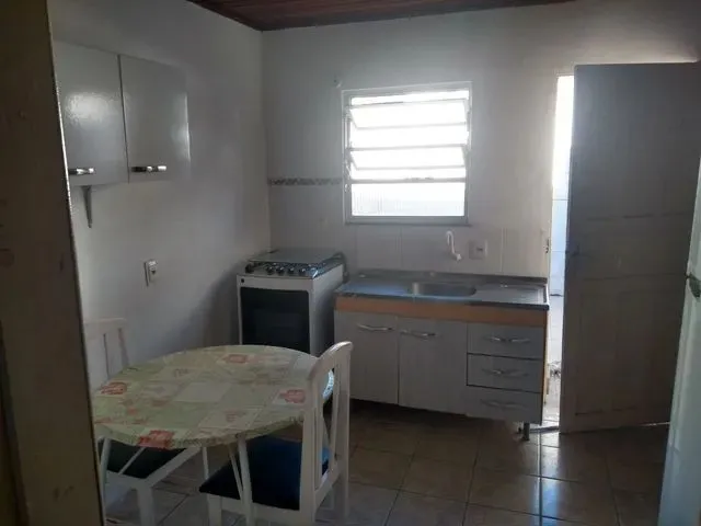 Imagem: Kitnet Trindade para Uma Pessoa 1.300,00