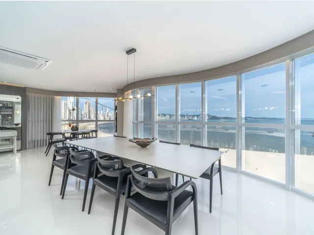 Imagem 5: Apartamento de luxo pronto no Centro de Balneário Camboriú-SC: 4 quartos, 4 suítes, 5