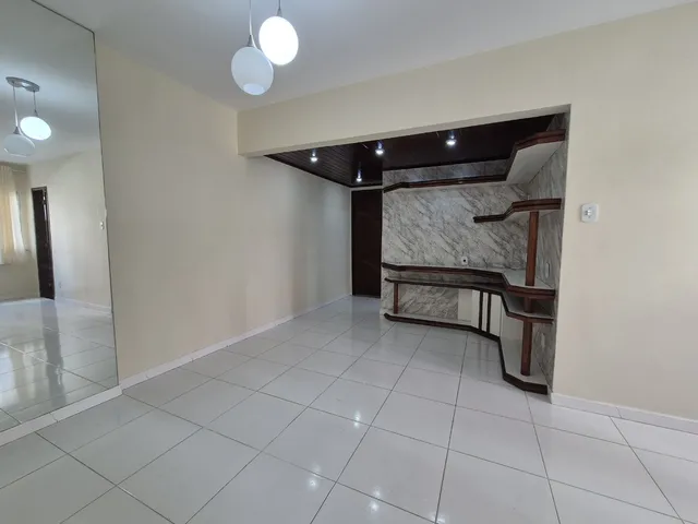 Imagem: O apartamento possui 3 Dormitórios, 1 Suíte, 2 Banheiros