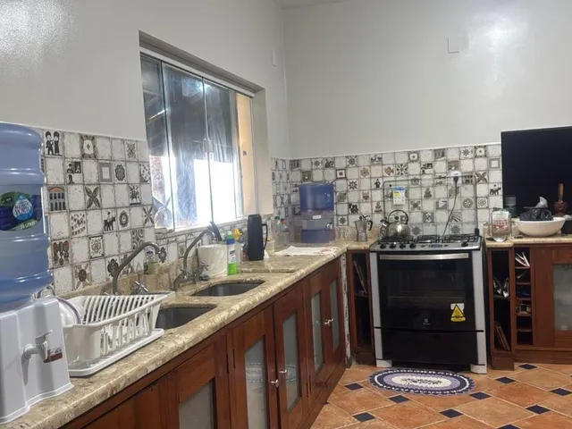 Imagem 2: OPORTUNIDADE ÚNICA - CASA À BEIRA-MAR EM CANAVIEIRAS: 4 QUARTOS, 3 SUÍTES, 2 SALAS E