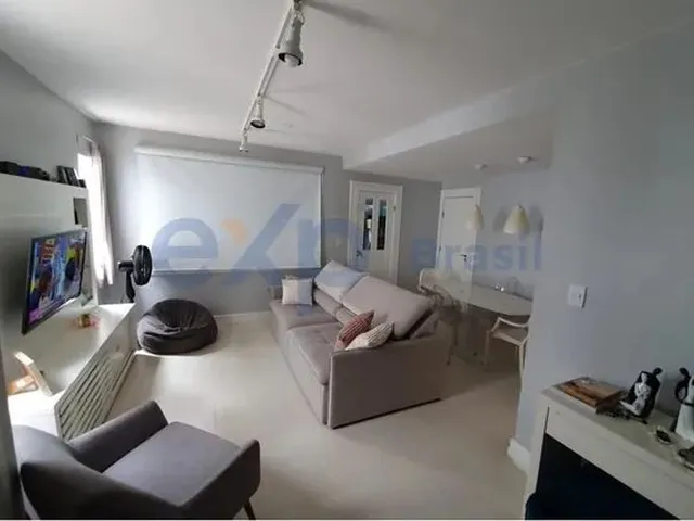 Imagem: A casa possui 3 Dormitórios, 3 Banheiros, 1 Vaga na