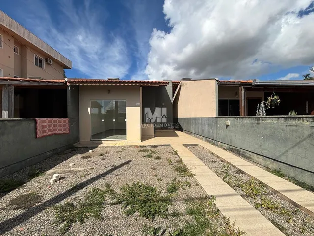 Imagem 1: Casa Geminada com 2 Vagas e Espaço nos Fundos – Locação Anual