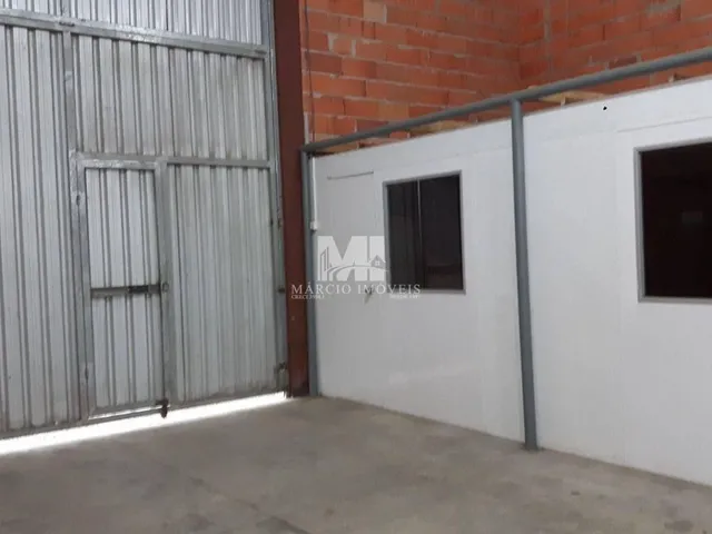 Imagem 14: CASA COM BARRAÇÃO MUITO BEM LOCALIZADA