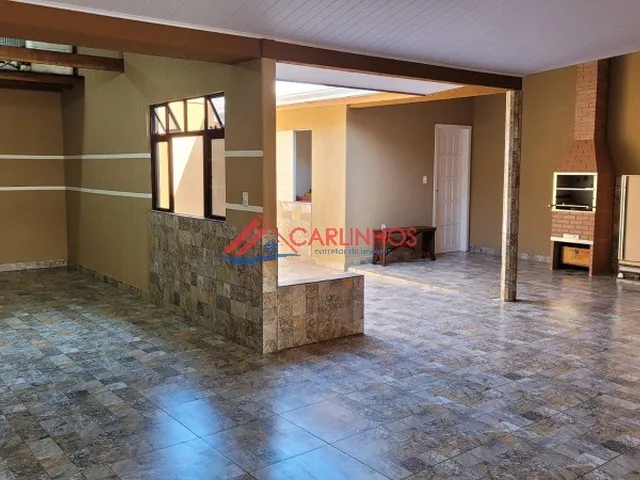 Imagem 8: Excelente Residência com Piscina no Bairro Piçarras
