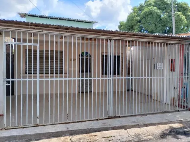 Imagem 1: Nova Esperança Casa com 3 Quartos em - Manaus - Am