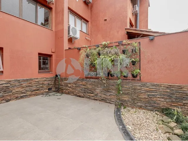 Imagem 6: Casa de luxo em condomínio à venda em Porto Alegre-RS, bairro Cristal! 3 quartos, 1