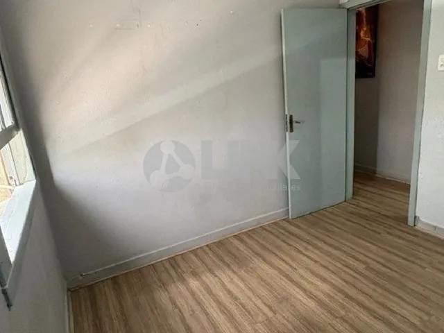 Imagem 4: Apartamento à venda na Floresta, Porto Alegre-RS: 2 quartos, 2 salas, 1 banheiro, 63,00