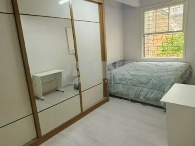 Imagem 2: Apartamento à venda em Petrópolis, Porto Alegre-RS: 2 quartos, 2 salas, 1 banheiro