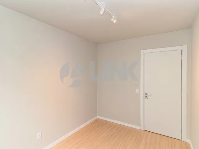 Imagem 4: Imperdível Apartamento à Venda em Porto Alegre - 2 Quartos, 2 Salas, 1 Banheiro, 1 Vaga