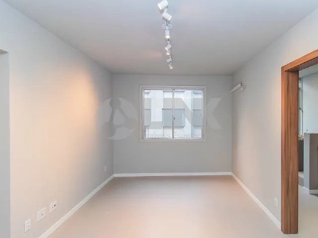 Imagem 10: Imperdível Apartamento à Venda em Porto Alegre - 2 Quartos, 2 Salas, 1 Banheiro, 1 Vaga