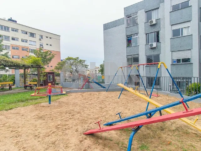 Imagem 16: Imperdível Apartamento à Venda em Porto Alegre - 2 Quartos, 2 Salas, 1 Banheiro, 1 Vaga