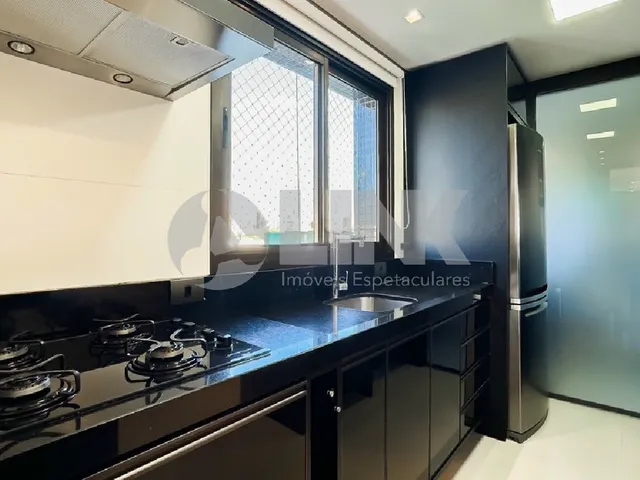 Imagem 1: Apartamento de Luxo no Bairro Petrópolis - 2 Quartos, 2 Suítes, 2 Salas, 3 Banheiros, 2
