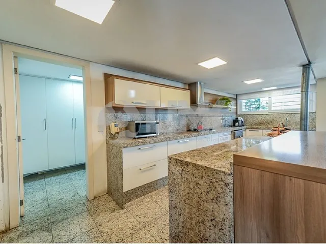 Imagem 10: Venda de Casa Residencial de Luxo em Petrópolis, Porto Alegre-RS: 4 quartos, 2 suítes
