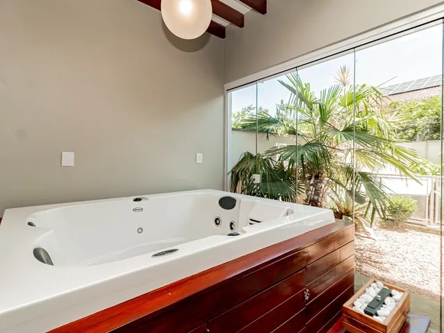 Imagem 15: Casa em Condomínio à Venda em Passo das Pedras, Porto Alegre-RS: 4 Quartos, 1 Suíte, 3