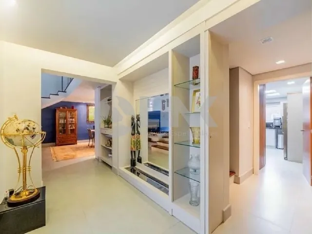 Imagem 7: Imponente residência de luxo com 5 quartos e 3 suítes no bairro Boa Vista em Porto
