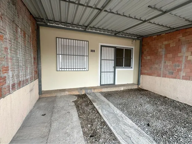 Imagem: A casa possui 1 Dormitório, 1 Banheiro, 2 Vagas na