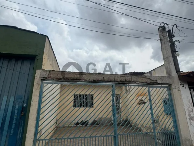 Imagem: A casa possui 2 Dormitórios, 1 Banheiro, 4 Vagas na