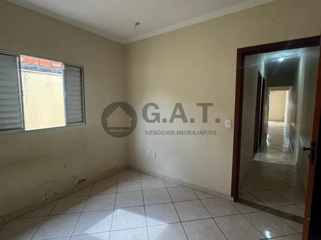 Imagem 3: Casa à venda em Sorocaba-SP, Wanel Ville: 2 quartos, sala, banheiro, 2 vagas de