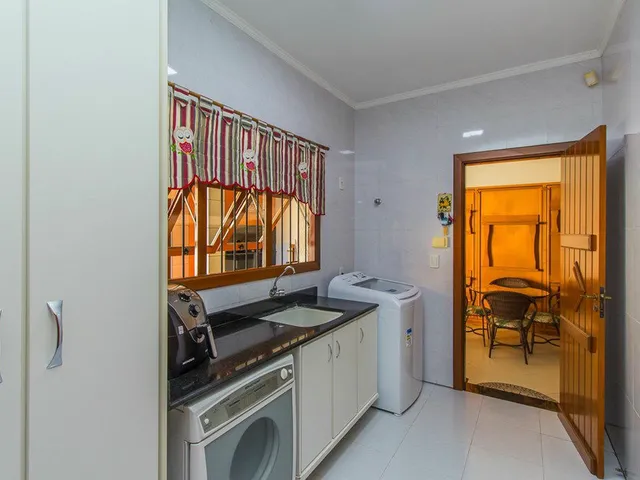 Imagem 4: CASA - Canoas Casa com 4 dormitórios