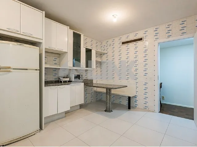 Imagem 3: Apartamento de Luxo no Centro Histórico de Porto Alegre: 3 quartos, 1 suíte, 2 salas, 3