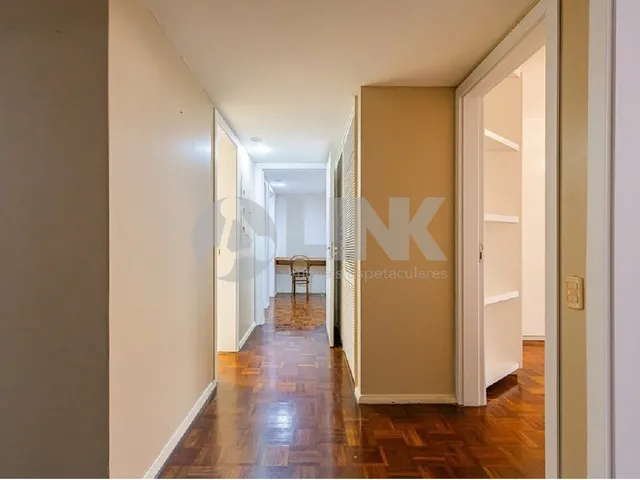 Imagem 8: Apartamento de Luxo no Centro Histórico de Porto Alegre: 3 quartos, 1 suíte, 2 salas, 3