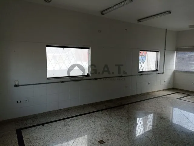 Imagem 11: Salão Comercial para Locação no Centro de Sorocaba-Sp: 2 Salas, 3 Banheiros, 2 Vagas de Garagem, 200M² de Área