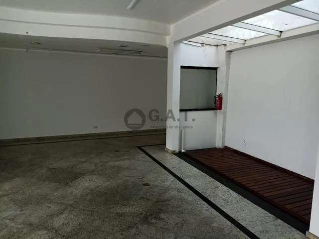 Imagem 16: Salão Comercial para Locação no Centro de Sorocaba-Sp: 2 Salas, 3 Banheiros, 2 Vagas de Garagem, 200M² de Área