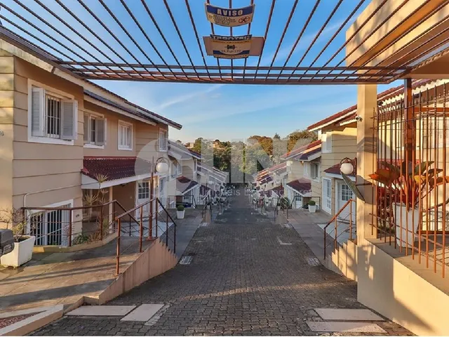 Imagem 3: Casa em Condomínio de Luxo com 3 Quartos e 2 Vagas de Garagem no Bairro Nonoai, Porto