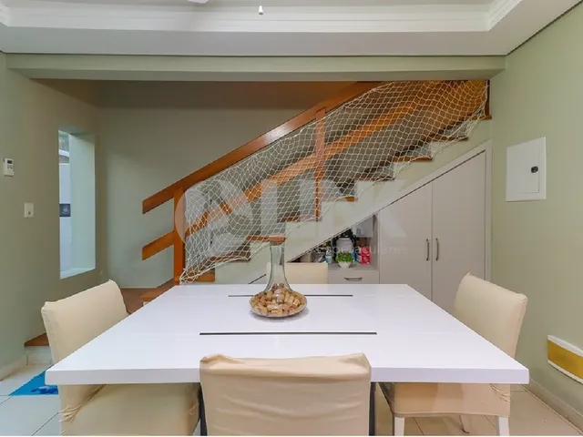 Imagem 8: Casa em Condomínio de Luxo com 3 Quartos e 2 Vagas de Garagem no Bairro Nonoai, Porto