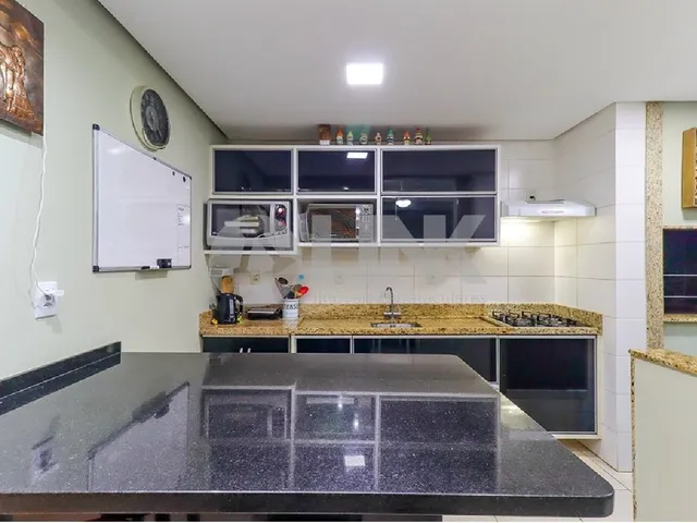 Imagem 10: Casa em Condomínio de Luxo com 3 Quartos e 2 Vagas de Garagem no Bairro Nonoai, Porto