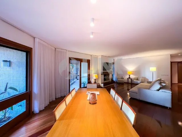 Imagem 1: Imperdível oportunidade: Apartamento com 4 quartos e 2 suítes no coração de Moinhos