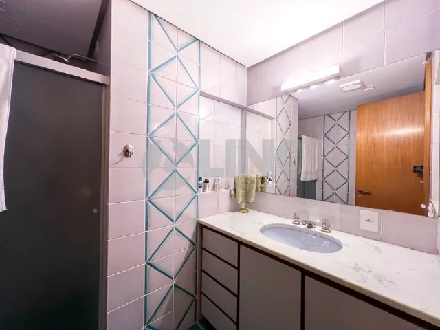 Imagem 2: Imperdível oportunidade: Apartamento com 4 quartos e 2 suítes no coração de Moinhos