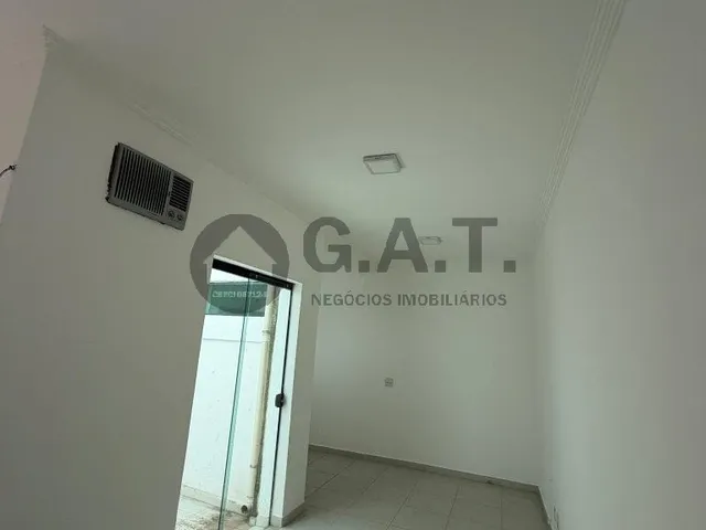 Imagem 2: Casa Comercial para Locação no Centro de Sorocaba-Sp: 2 Quartos, 2 Salas, 1 Banheiro, 80M². Confira!