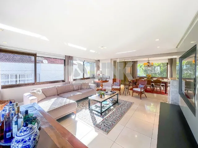 Imagem 1: Imperdível: Apartamento de 3 quartos, 3 suítes e 3 vagas à venda no bairro Rio Branco