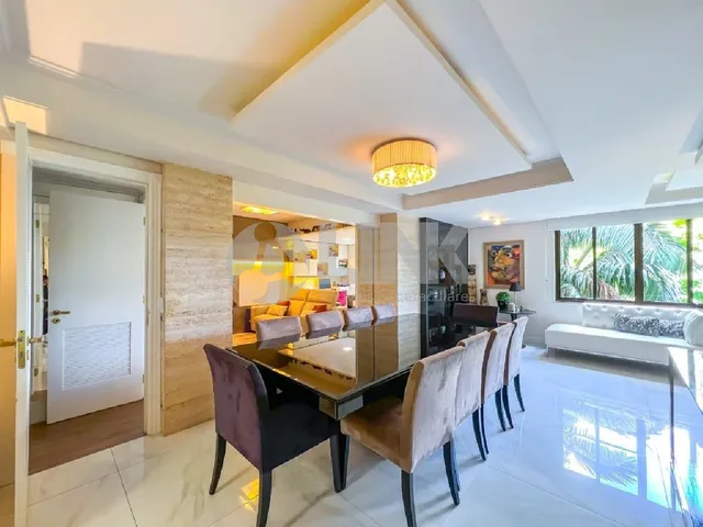 Imagem 2: Apartamento de 3 quartos com 3 suítes e 3 vagas à venda no bairro Petrópolis em Porto