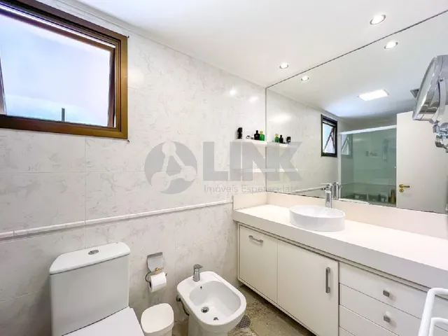 Imagem 6: Apartamento de 3 quartos com 3 suítes e 3 vagas à venda no bairro Petrópolis em Porto