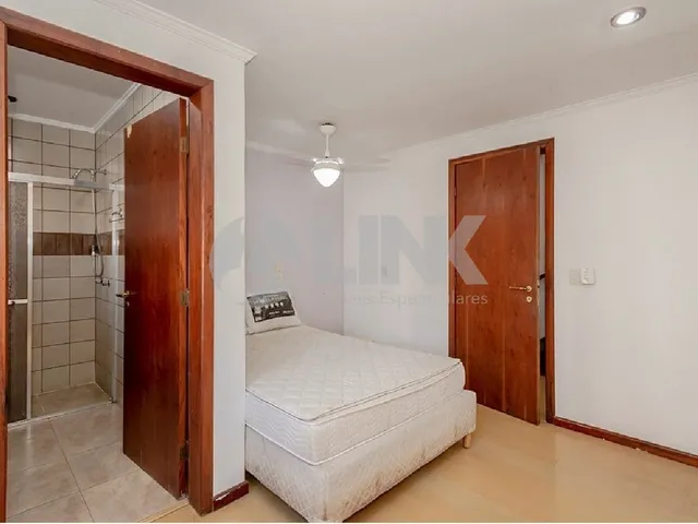 Imagem 7: Imóvel Exclusivo: Casa de 3 Quartos com 3 Suítes e 8 Vagas no Partenon, Porto Alegre-RS!
