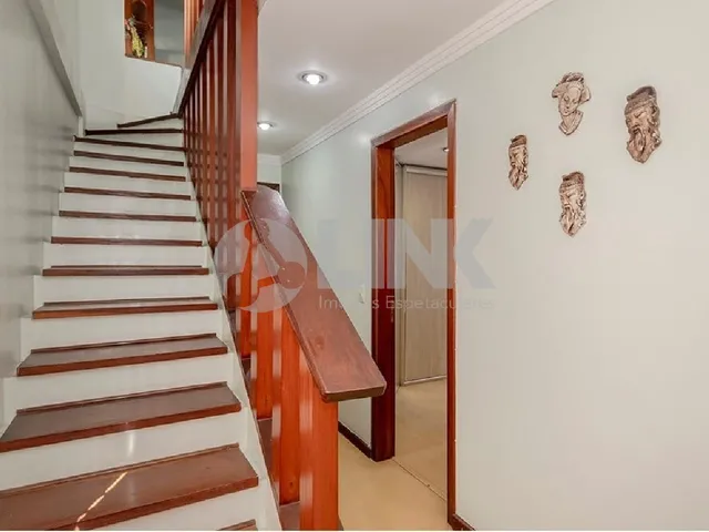 Imagem 8: Imóvel Exclusivo: Casa de 3 Quartos com 3 Suítes e 8 Vagas no Partenon, Porto Alegre-RS!